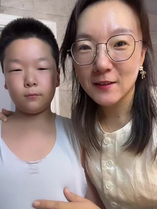 家里有孩子脸上身上长各种疙疙瘩瘩的豆子的,可以试试这个天然苦参皂。控制小瞒瞒。#苦参皂净螨皂