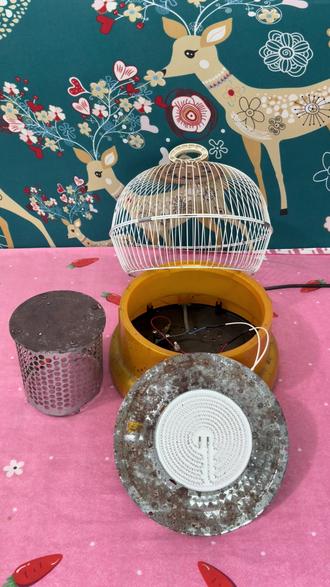 "Amoi"夏新取暖器、型号:NSB-90
故障现象:通电后高、低温皆不工作
故障原因:碳晶发热盘内发热丝烧断
解决方案:更换全新且优质🉐发热盘
#Amoi取暖器 #优质发热盘 #家居生活