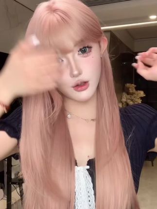 kuku【粉金齐刘海】高层次长直发自然网感cos氛围感女生全头套假发#谁染谁好看的神仙发色 #真千金在星际放牛 #逃婚攻略总裁偏要宠我爱我 #推荐发色 #沙雕爽文 @DOU+上热门