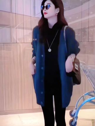 #记录秋天的色彩 #小个子秋冬穿搭 #舒畅的入秋穿搭都是琥珀系 #森系少女感穿搭 #秋日人生照片还得是琥珀流光风 @抖加🔥上热门🔥dou+🔥热点宝