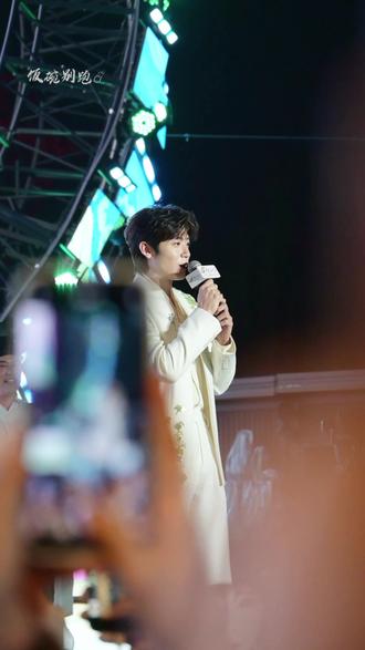 这一刻你也想反复确认少女的真心吧
最后一声好吗直接泪崩😭
李卿 下次见。#李卿 #公孙鄞 #清明上河园 #李卿清明上河园 #逐玉