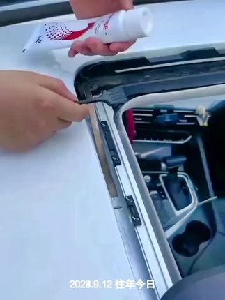 想要车门开关更丝滑!就用这款#润滑脂 定期养护,天窗座椅滑轨车门锁扣等活动件都适用#汽车养护