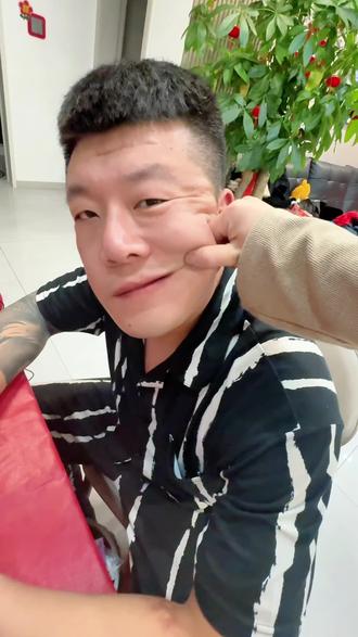 咦~敢呲牙!让俺家富贵也跟一波潮流#夫妻日常 #搞笑 #一定要看到最后 #热门