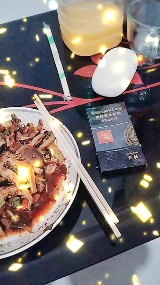 今晚谁来陪我喝几杯?有🍻又有故事