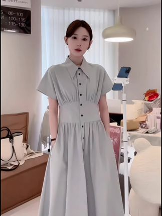 收腰设计拉长身材比例,显瘦显腿长,超美的连衣裙。 #连衣裙#遮肉显瘦