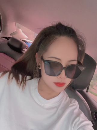 当你开始优先尊重自己,全世界都会来尊重你,余生珍贵,请用不讨好的清醒,活出不将就的自己,清醒自律🕶️#墨镜一戴谁也不爱