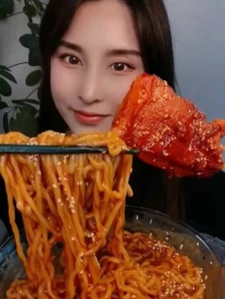 黏糊糊火鸡面来啦香辣过瘾