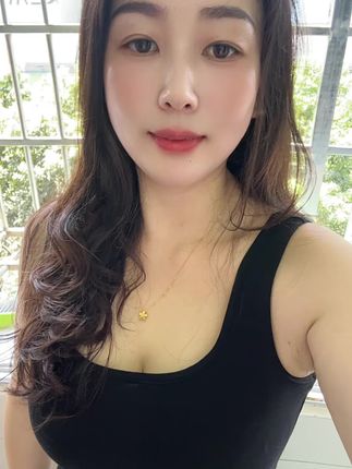 感觉头发长了天天洗有点难洗,但剪了又有点不舍!剪还是不剪?#素颜