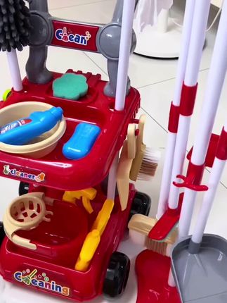 干家务这种习惯一定要从小培养!尤其男孩子,不然长大了哪个女孩 干家务这种习惯一定要从小培养!尤其男孩子,不然长大了哪个女孩子愿意要他呢😂!这个电动迷你清洁推车必须安排上#儿童玩具#过家家#勤快的宝宝#宝宝玩具