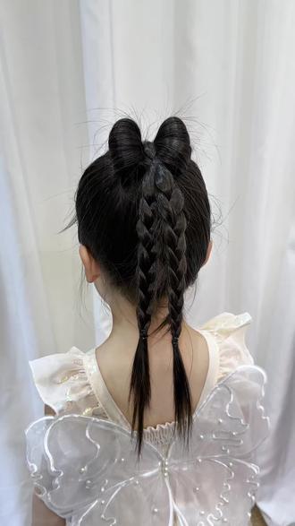 简单好学的蝴蝶结高马尾,搭配校服或者日常穿搭都很好看~#儿童编发 ##日常儿童编发 #编发教程 #适合手残党的发型