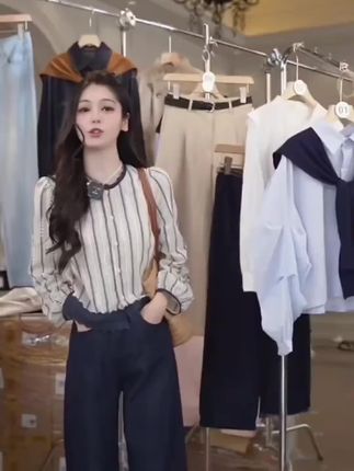 商城加补2025早秋新款女装巨好看短款小衫蕾丝花边长袖衬衫法式小资小上衣#穿出高级感