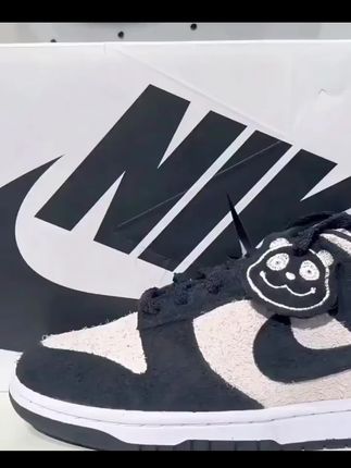 熊猫🐼dunk 40周年毛绒黑武士