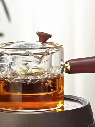 😁😁拥有什么,就享受什么,困在雨天的人,也会遇到喜欢的伞”🌞🌞🌞#侧把壶茶具套装 #玻璃茶具套装 #喝出来的健康 #无限回购的宝藏单品 #茶水分离壶