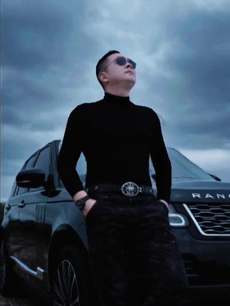 有些故事,除了回忆,谁也不会留;有些无奈,除了沉默,谁也不会说;有些东西,除了自己,谁也不会懂。