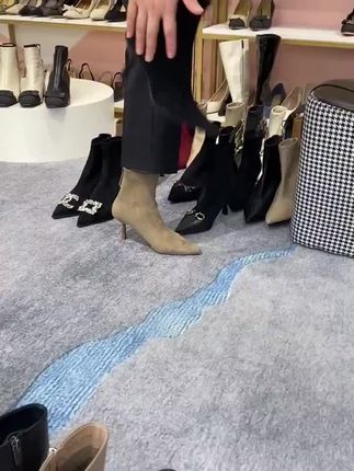 #穿出高级感 #新款女鞋 #轻奢女鞋 #软底软面穿上超舒服 #靴子控
