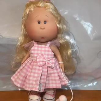 一颗有灵魂的小土豆 #大人也要玩玩具 #人见人爱的萌宝豆 对于上班族来说,很治愈想跟她买好多好看的衣服 #mia娃娃 #西班牙土豆娃娃 #mia