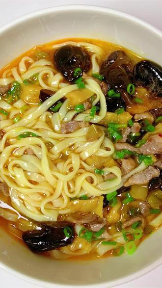 早餐来上这一碗简直太幸福啦!#早餐#面条#美食教程#一人食吃什么#营养早餐