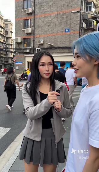你知道绿色解放鞋用方言怎么说吗?#街巷寻解放鞋-做同款 #即梦AI #AI分身戏精大赛 #我的AI分身杀疯了 #即梦seedance2.0