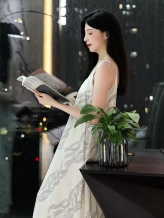 自带胸垫的老钱风睡裙,真的太好看啦#老钱风 #穿搭 #好物推荐🔥 #睡裙分享 #可外穿家居服