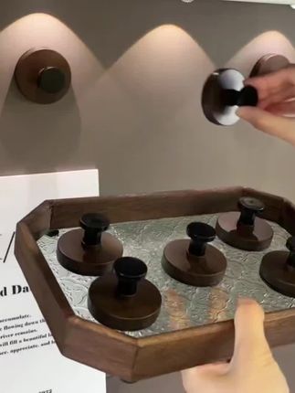 好高级的#挂钩 胡桃木纹吸盘挂钩,我把它吸门后超喜欢,承重也很好,就浴室入户门口柜门超实用#吸盘挂钩