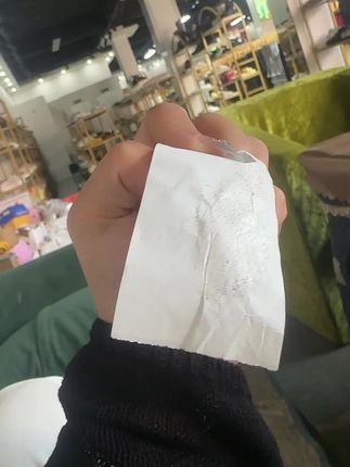 我的天了,你们的草莓鼻,试试她,给你一个你意想不到的惊喜…不会越吸毛孔粗大的那种,它给你配了修复精华,还你一个干净的鼻子……