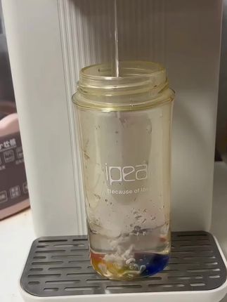 一岁以后的宝宝快把重力球奶瓶换成这种直饮大吸管杯,真的太好用了,我儿子从奶渣升为奶霸了!#吸管杯 #吸管杯 #奶瓶