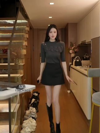 毛衣中袖原创拼纱设计针织衫#裙装穿搭 #套装穿搭 #优雅气质 #休闲穿搭 #黑色高级感穿搭