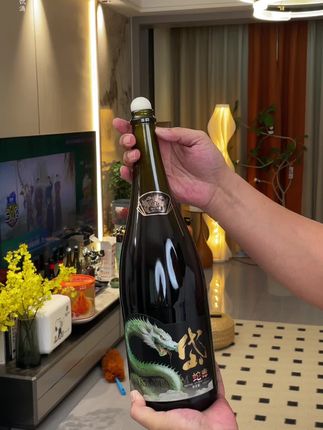 岱记精酿绿幽灵蛇毒啤酒威士忌1500ml超大瓶,高端精酿啤酒新酒#喝出新高度 #啤酒 #喝啤酒 #精酿啤酒