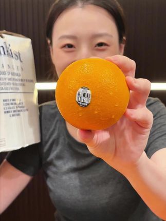 大名鼎鼎的3107黑标脐橙,果肉细腻香甜,而且橙香浓郁#橙子#脐橙#3107黑标橙#新奇士橙#进口水果
