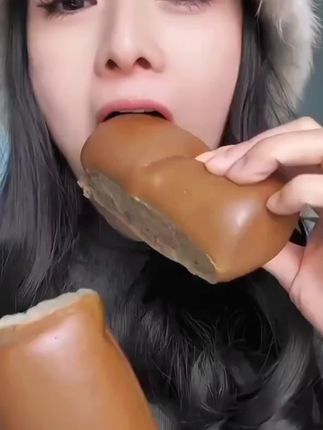 这个苦荞老面包,不加一滴白面,全麦和苦荞制作,无蔗糖添加!中老年人孕妇都很适合#荞麦面包 #早餐吃什么 #超便宜超划算 #抖音美食推荐官