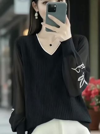 蕾丝打底衫女秋装2025新款大码针织上衣宽松遮肉显瘦薄款V领毛衣抖音小助手热门推荐#抖音推广 #上热搜