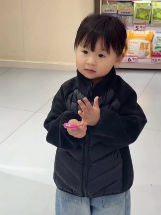 纯纯捡漏!!!新国标90白鸭绒羽绒服 爬爬酷家可以外穿又能当内胆的轻薄羽绒服~填充新国标 90白鸭绒,轻盈蓬松又保暖,做工细节都很棒,性价比超高,男宝女宝都可以穿!#幼崽穿搭 #女宝穿搭 #穿搭穿搭 #萌宝穿搭