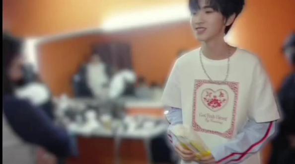 #TF家族四代 #物料 #王橹杰 #左奇函 橹杰难受记