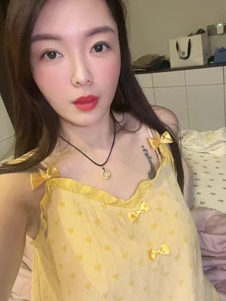你要相信,这世上一定会有人,带着真诚靠近你,会因为你是你而爱你,他能读懂你的破碎,愿意拥抱你的不堪,更心疼你,逞强背后的委屈,喜欢笑的人不一定快乐,但喜欢你笑的人,一定希望你快乐