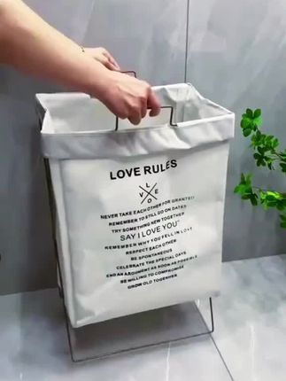 给家里买了个脏衣篮,大容量可以装很多脏衣服,再也不用担心没地方放了!而且它还是棉麻材质的,透气性超棒,放在房间里也不会有异味,还能折叠起来,非常方便实用!#生活小帮手 #脏衣服收纳篮 #收纳整理 #脏衣篮 #折叠脏衣篮