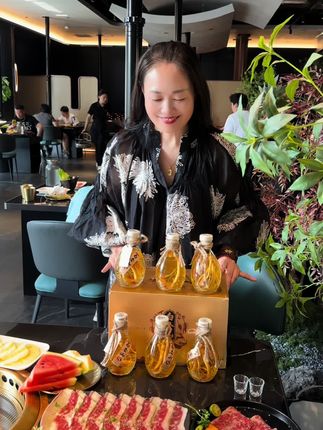 爱喝酒的一定要试试这个高品质的人参酒,一瓶半斤酒,每瓶都是3根参#高品质低价位 #纯粮酿造