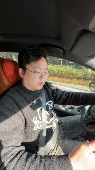 海门北边红海苑这儿~拿个古驰的围巾,玫粉紫色还挺好看~#涛涛好说话 #古驰围巾 #海门 #奢侈品回收 #二奢