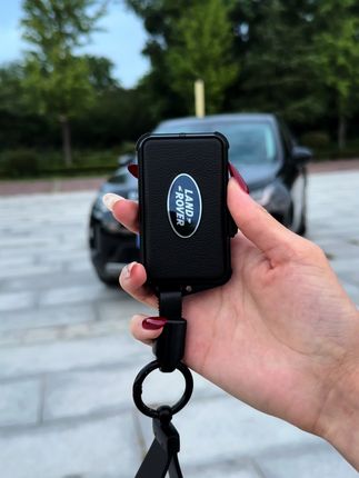 路虎车专车专用钥匙保护套,新老款都可以使用,防滑耐磨,保护爱车钥匙,手感很不错,铝合金边框,硅胶材质,不影响信号,路虎车主必备#路虎#路虎钥匙套 #路虎车钥匙套 #路虎卫士 #路虎揽胜