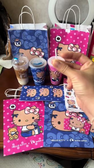 Hello!瑞幸新品测评!一手哦! 全冰奶酪美式.更像咖啡
苹果茉莉.入口乳酸苹果口味.很清新
#自制夏日神仙饮品#夏日好苹计划 #全冰奶酪 #咖啡 #瑞幸新品 @抖音小助手 @DOU+上热门 @抖音 @DOU+小助手 @抖音记录美好的生活 @抖音记录生活 @抖音生活服务热点宝 @抖音生活服务 @@DOU+抖音 @抖音Dou+上热门