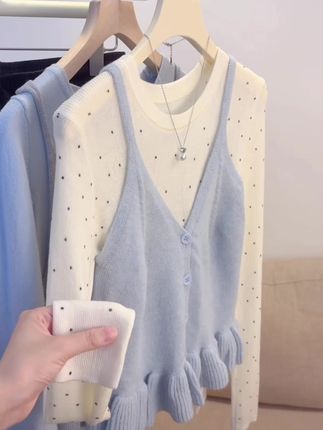 氛围感温柔针织吊带背心女秋季新款百搭显瘦气质软糯毛衣上衣#女装 #今日穿搭 #只做高品质 #穿出你的时尚你的感觉 #无限回购的宝藏单品