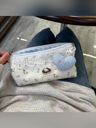 #笔袋 ins风小红书同款蕾丝碎花高颜值笔袋文具盒大容量学生文具收纳袋#收纳袋 #高颜值笔袋#文具盒#文具用品