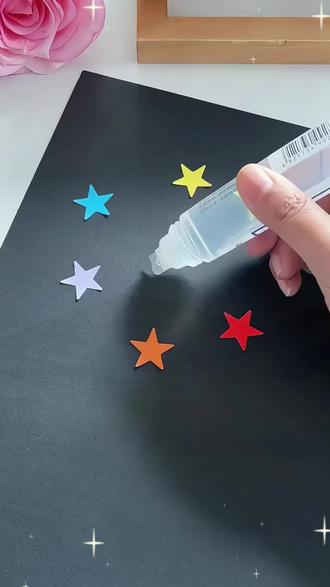 超好用的笔形点点胶!小朋友做手工真的很方便,20秒左右速干,精准涂抹。