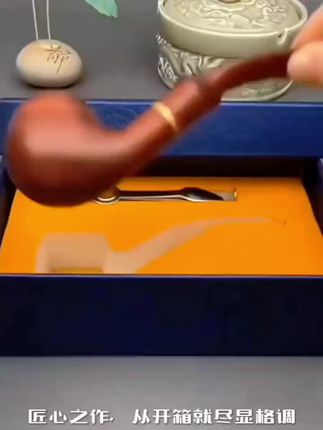 如果你也抽烟,一定要看看这款老板同款烟嘴,采用小叶紫檀木纯手工打磨过滤烟斗烟锅。#烟民看过来