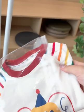 哇噻!巨高品!嘟嘟家全棉长袖t恤直接到手两件,真的好划算,全棉的料子真的很舒服很透气,不管单穿还是内搭都好看#高品质童装 #面料柔软舒适 #萌娃穿搭 #儿童长袖t恤 #超便宜