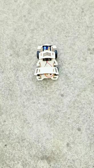 闲暇在家让孩子放下手机亲手拼装一个跑的贼快的电动赛车吧!简单木质拼装,按照图示就能独立拼装完成,当赛车跑起来的时候孩子也会感到满满的成就感。#科学类玩具制作 #科技小制作 #手工diy #益智拼装 #赛车玩具