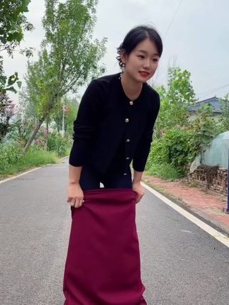 同款裙子面料有弹力腰围有弹力,胖瘦都好穿