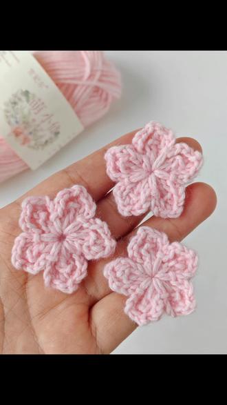 钩织 | 迷你樱花,视频教程 图解来源于:@小红帽手作 感谢姐妹的无私分享!
🧶:@雪妃尔毛线 萌小仙
色号:04粉肤
钩针:2.0mm
#钩针编织 #钩针教程 #毛线手工 #钩针 #手工钩织