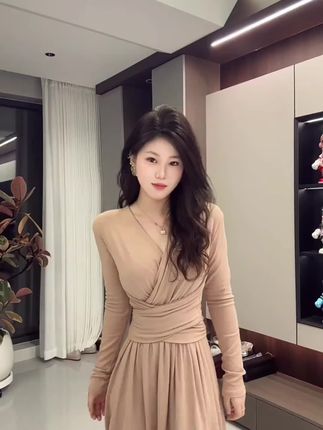 简约百搭v领收腰显瘦连衣裙女秋季气质绑带垂感显瘦A字大摆长裙#收腰显瘦 #连衣裙 #简约百搭 #气质穿搭 #时尚搭配