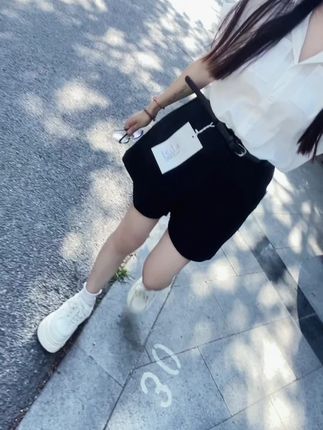 感觉自己不太适合这个社会,性格内向,不善言辞,不会低头,不会说违心话,容易生闷气,一个人独来独往,更不懂巴结#穿搭