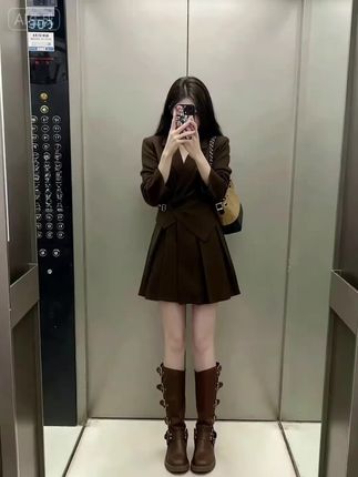 气质拿捏到位#今日穿搭 #新衣服可以治愈各种不开心 #对镜拍 #电梯自拍#高级感